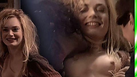 Pic: Julie Judd in Les diamants de la victoire (2010)